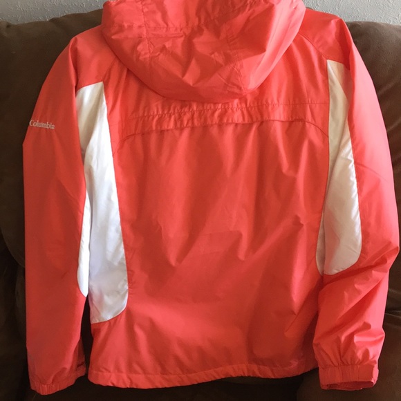 Columbia Omni-shield coral windbreaker like new - Picture 7 of 8